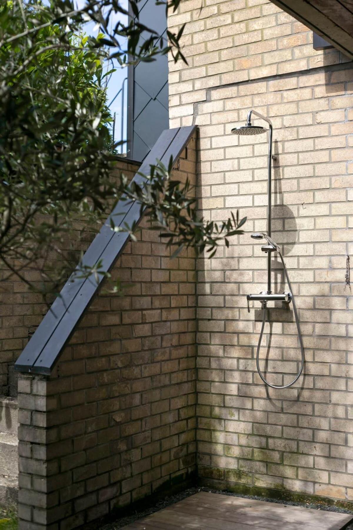 Eighties Modernist Design House With Garden Near The Beach Ostend Exterior photo